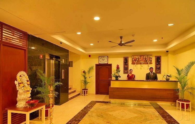 Dhanunjayas Luxury Hotel Хосур Экстерьер фото